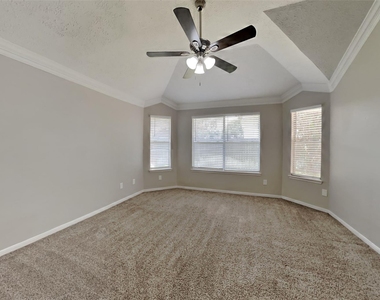 20423 Drakewood Drive - Photo Thumbnail 8