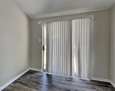 20423 Drakewood Drive - Photo Thumbnail 6