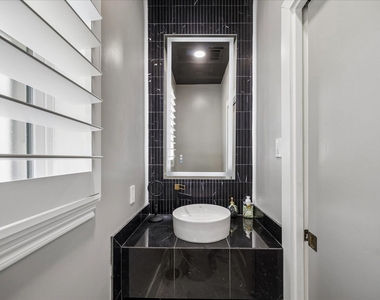 1326 Sugar Creek Boulevard - Photo Thumbnail 15