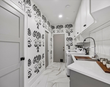 1326 Sugar Creek Boulevard - Photo Thumbnail 26