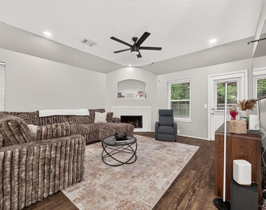 2806 Bison Bluff - Photo Thumbnail 14