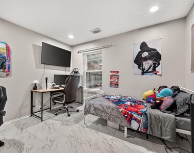 2806 Bison Bluff - Photo Thumbnail 34