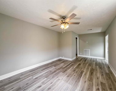 429 17th Avenue N - Photo Thumbnail 18