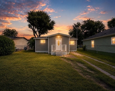429 17th Avenue N - Photo Thumbnail 24