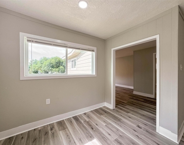 429 17th Avenue N - Photo Thumbnail 31