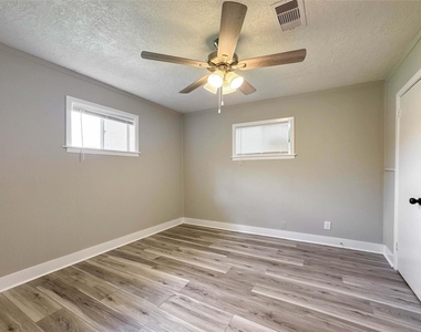 429 17th Avenue N - Photo Thumbnail 26