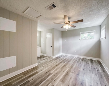 429 17th Avenue N - Photo Thumbnail 32
