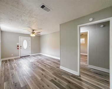 429 17th Avenue N - Photo Thumbnail 17