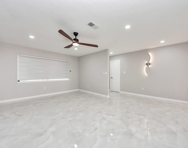 1503 Locklaine Drive - Photo Thumbnail 12