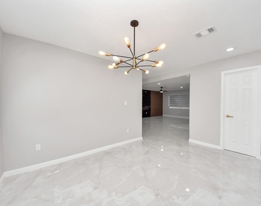 1503 Locklaine Drive - Photo Thumbnail 16