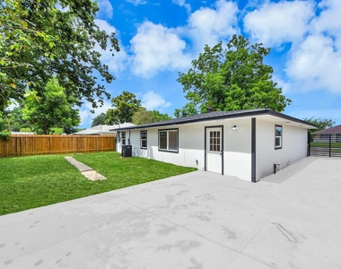 1503 Locklaine Drive - Photo Thumbnail 32