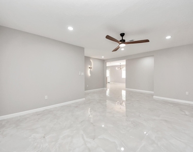 1503 Locklaine Drive - Photo Thumbnail 11
