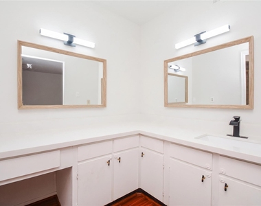 8511 Ariel Street - Photo Thumbnail 12