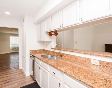 8511 Ariel Street - Photo Thumbnail 8