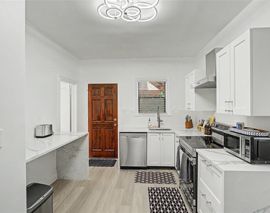 1904 Elmen Street - Photo Thumbnail 13