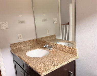 17039 Wilthorne Gardens Court - Photo Thumbnail 15