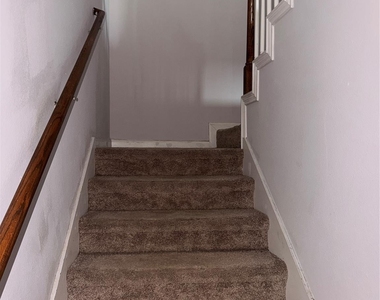 17039 Wilthorne Gardens Court - Photo Thumbnail 5