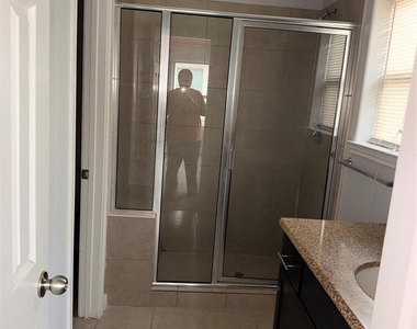 17039 Wilthorne Gardens Court - Photo Thumbnail 11