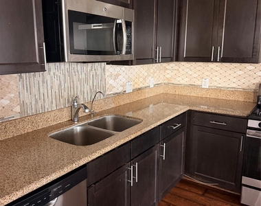 17039 Wilthorne Gardens Court - Photo Thumbnail 14