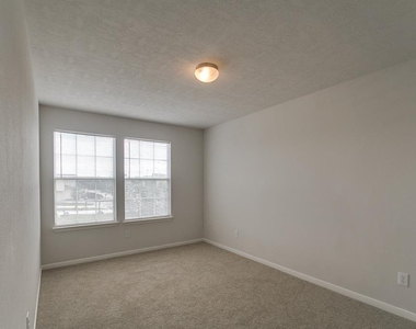 9315 Ratama Creek Lane - Photo Thumbnail 13