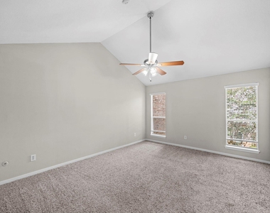 925 Memorial Village Drive - Photo Thumbnail 14