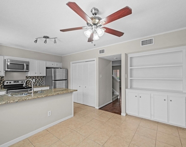 925 Memorial Village Drive - Photo Thumbnail 11