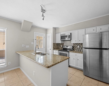 925 Memorial Village Drive - Photo Thumbnail 12