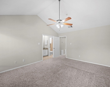 925 Memorial Village Drive - Photo Thumbnail 15
