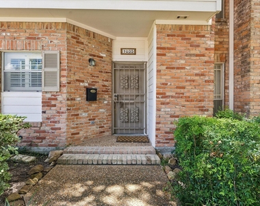 1035 Fountain View Drive - Photo Thumbnail 1