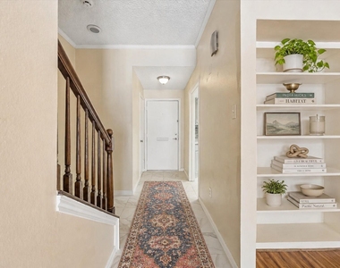 1035 Fountain View Drive - Photo Thumbnail 2