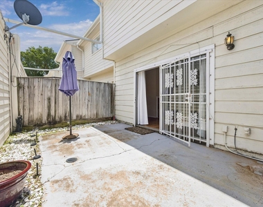 1035 Fountain View Drive - Photo Thumbnail 14