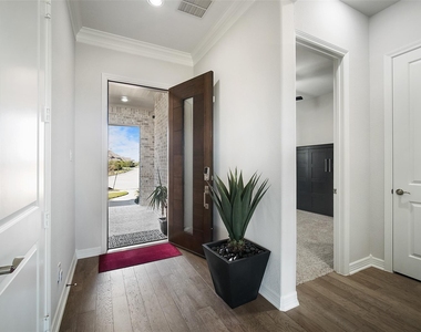 4303 Cottonwood Creek Lane - Photo Thumbnail 3