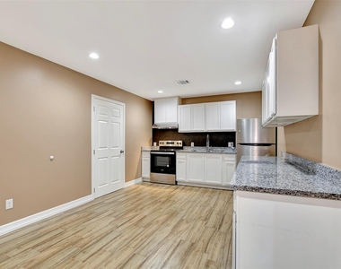 7900 Lane Street - Photo Thumbnail 10