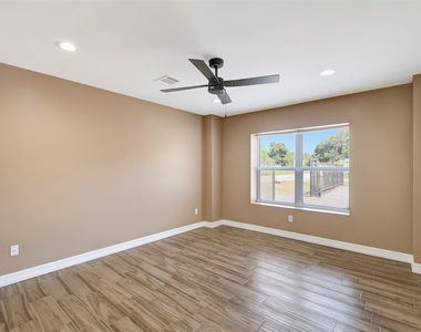 7900 Lane Street - Photo Thumbnail 22