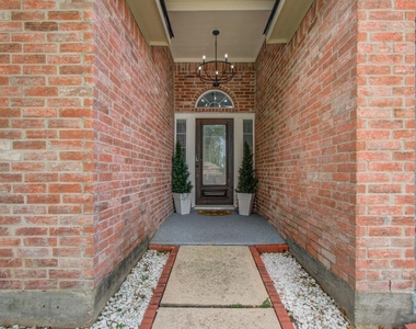 23539 Maple Vista Lane - Photo Thumbnail 4