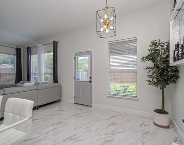 23539 Maple Vista Lane - Photo Thumbnail 18