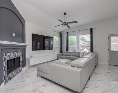23539 Maple Vista Lane - Photo Thumbnail 11
