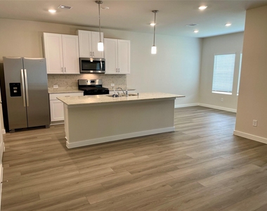 1543 King Ranch Road - Photo Thumbnail 1