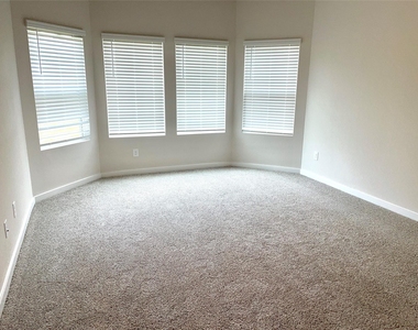 1543 King Ranch Road - Photo Thumbnail 5