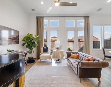 3306 W 12th Street - Photo Thumbnail 4