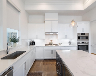3306 W 12th Street - Photo Thumbnail 11