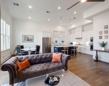 3306 W 12th Street - Photo Thumbnail 6