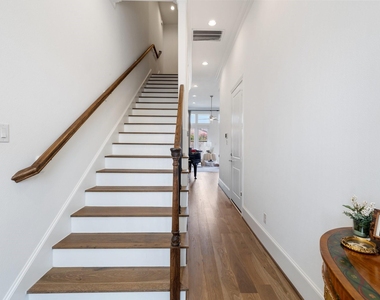 3306 W 12th Street - Photo Thumbnail 3