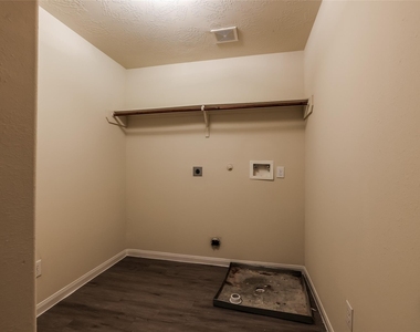 12716 Rio Nueces Lane - Photo Thumbnail 10