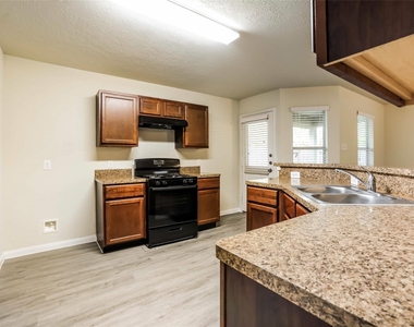 12716 Rio Nueces Lane - Photo Thumbnail 3