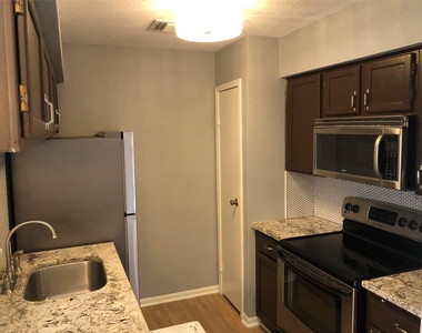 10615 Briar Forest Drive - Photo Thumbnail 4
