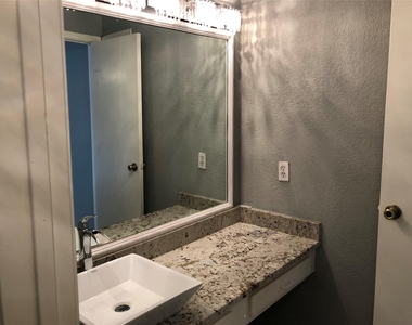 10615 Briar Forest Drive - Photo Thumbnail 12