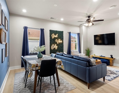2406 Truxillo Street - Photo Thumbnail 8