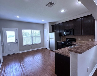 59 Woodland Hills Drive - Photo Thumbnail 2