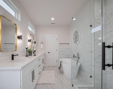 3544 Mt  Pleasant Street - Photo Thumbnail 9